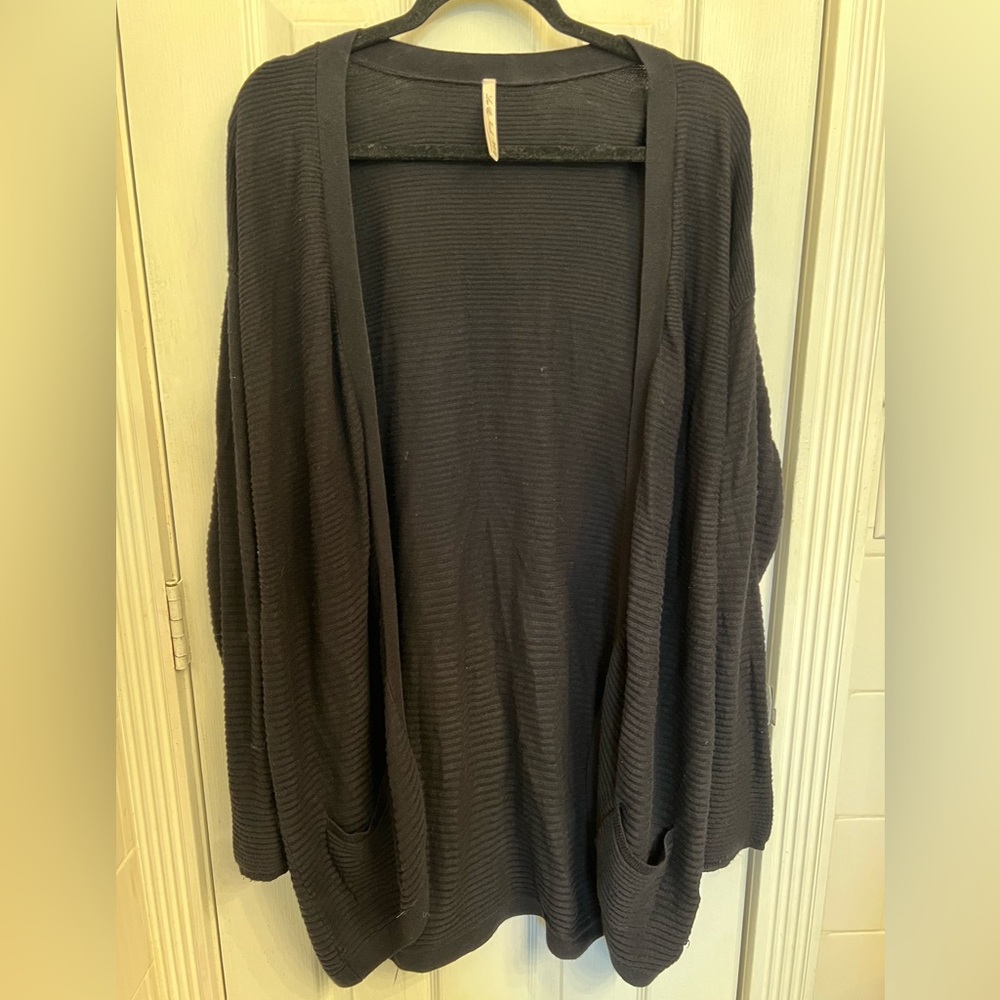 Women’s Leo & Nicole Black Cardigan Sweater